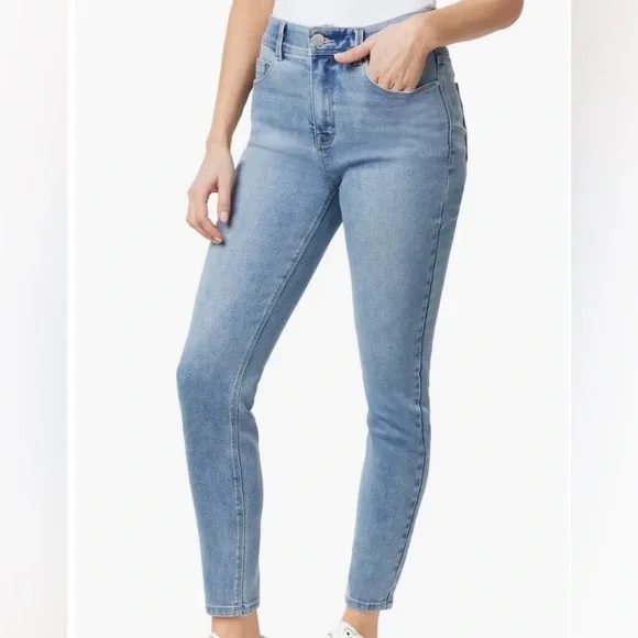 Light Wash High-Rise Skinny Jeans - Women's - Picture 3 of 14